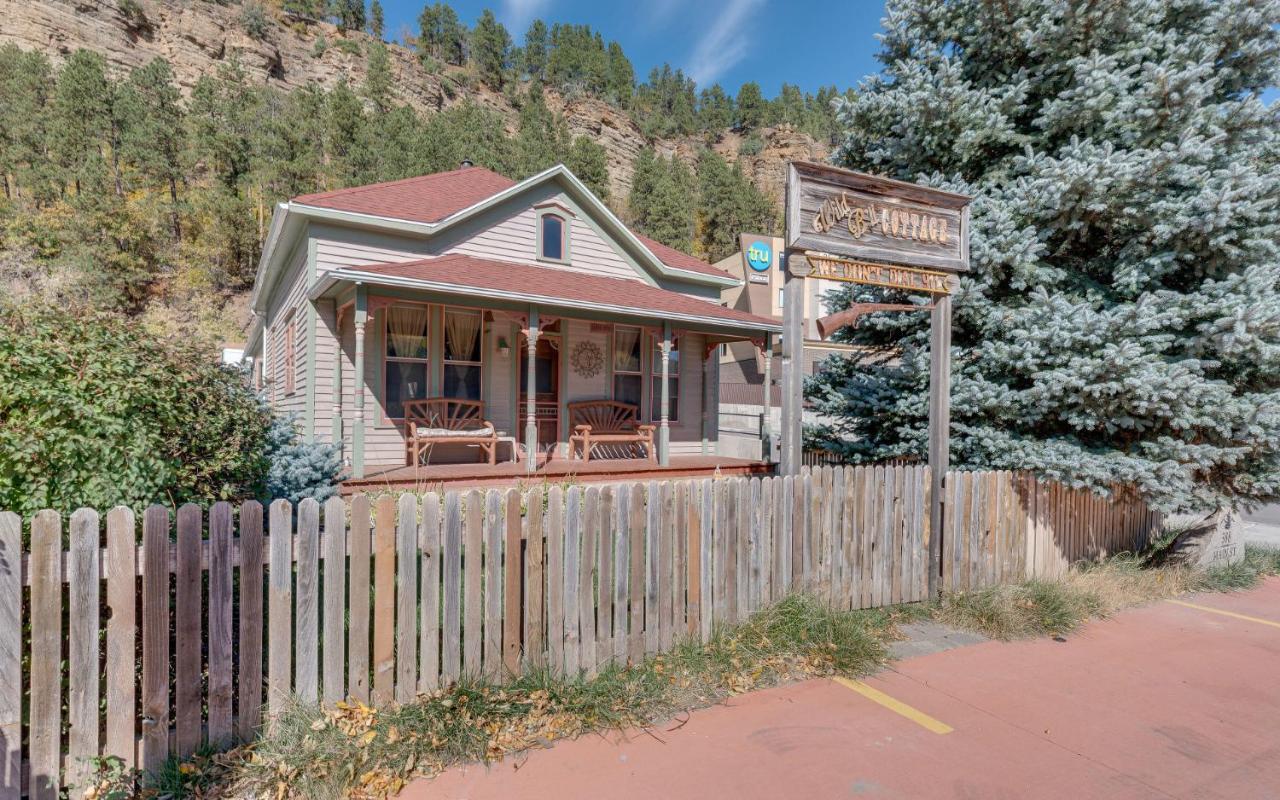 First Deadwood Cottages Exterior photo