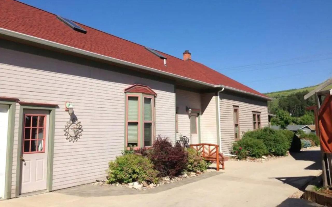 First Deadwood Cottages Exterior photo